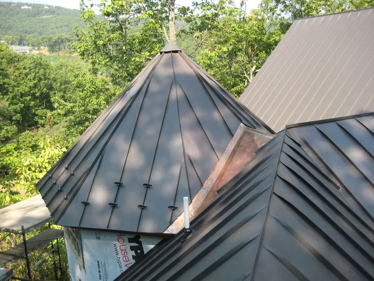Professional Gutter Cleaning by Craftsman Roofing in Riverdale Acres